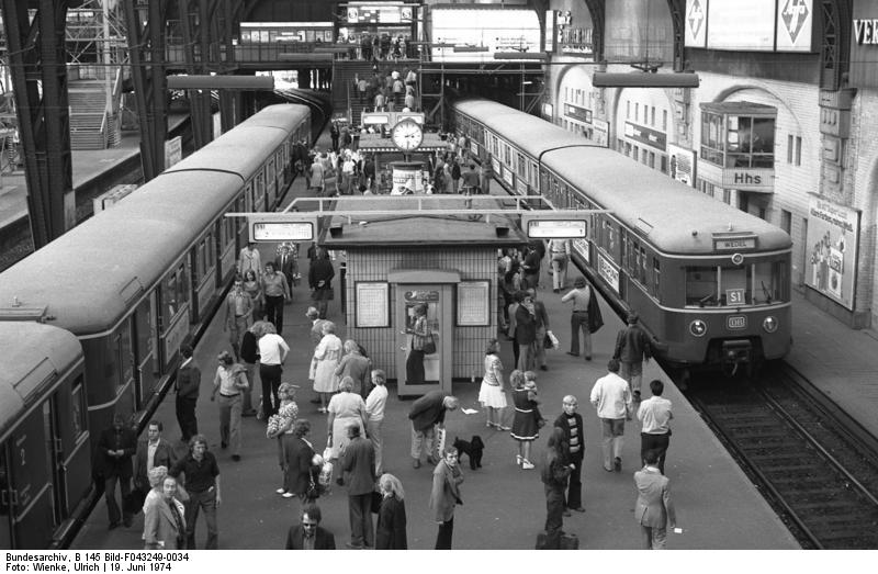 Hauptbahnhof in den 1970er Jahren/ Foto: Ullrich Wienke, Bundesarchiv