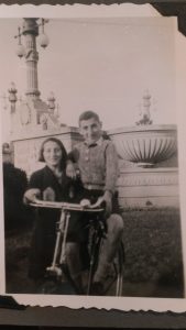 Edith mit Hans, ebenfalls 1937